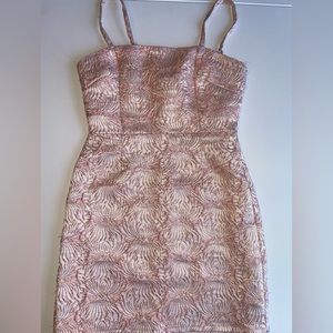 Mini Jaquard pink dress.